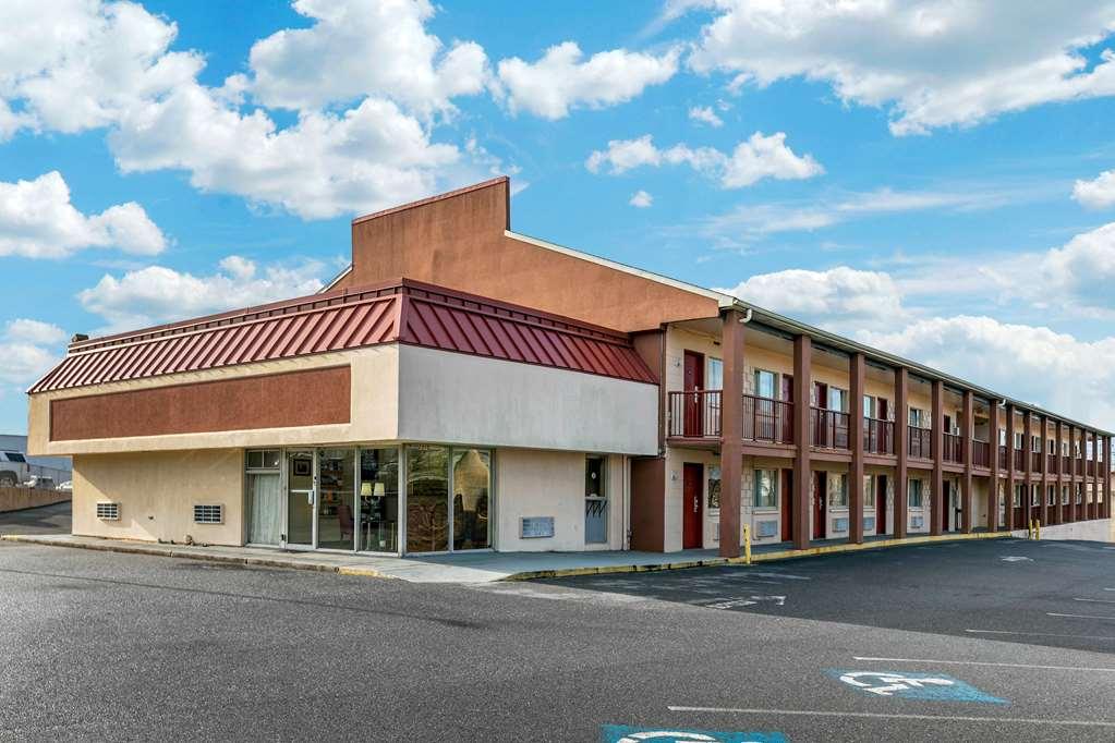 Econo Lodge Northeast Reading Buitenkant foto